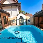 Thabali Oasis:3Bhk Private Pool Villa + Sauna